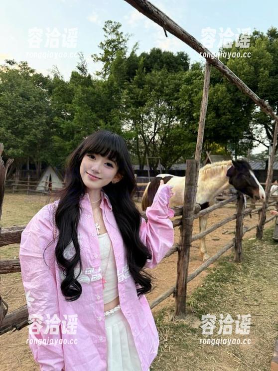 655.fun 观看“655.fun”,我学会了新的社交技巧——不如转身先去聊天!