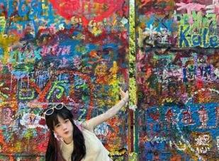 今天终于下了“万篇长征黑料不打烊668su”安卓版，结果就变成了万年吃瓜群众！