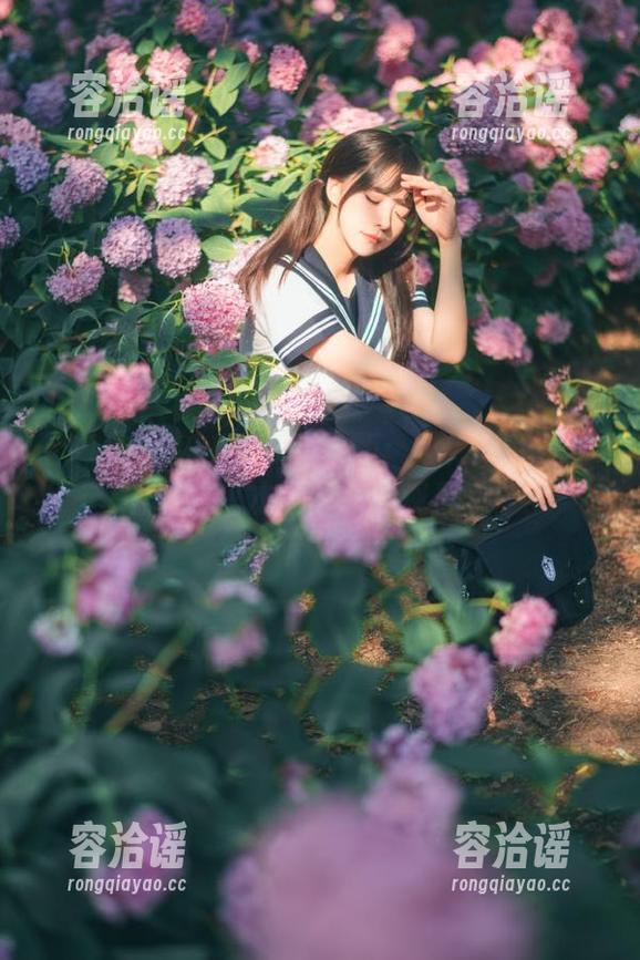 91吃瓜苹果版：不如给我一个理由，我才不想在线观看呢！