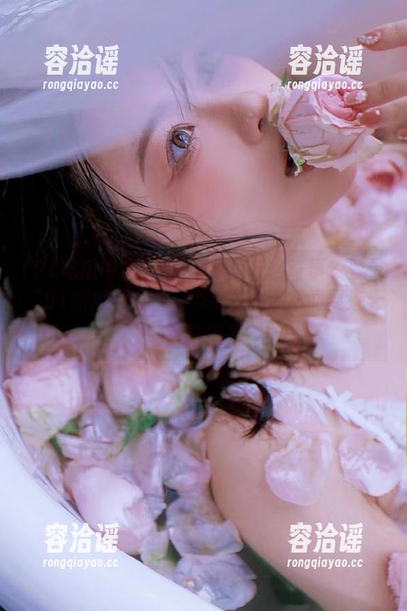 今天好像有什么奇事？登录“91吃瓜中心”，似乎瓜界大新闻要来天翻地覆是不是？！