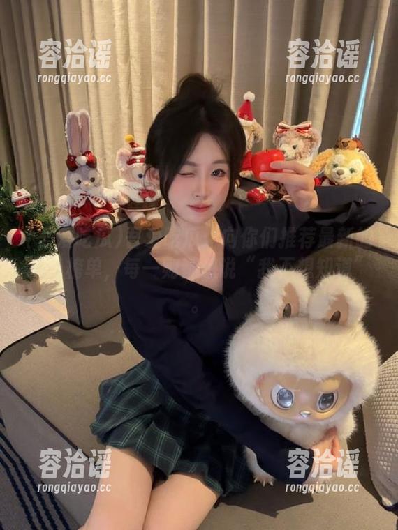 吾爱吃瓜：向你们推荐最新的猎奇榜单，每一则都想说“我不想知道”。