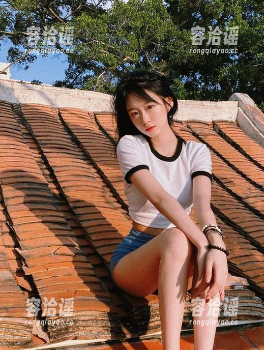 更新的ppc泡泡吃瓜网让我想起了去年夏天的热，那瓜被我吃掉了一半！