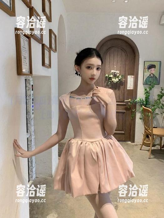 网曝吃瓜 做好心理准备,这“网曝吃瓜”上的“收藏”会让你脸红!