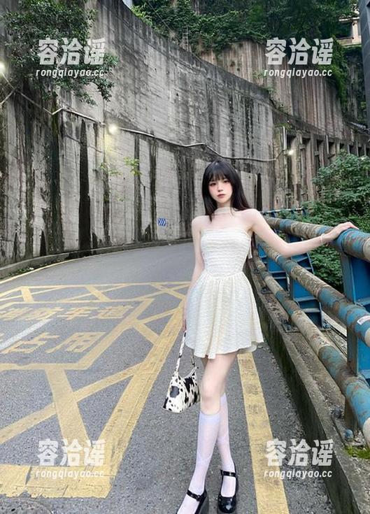 吃瓜界的神秘档案：网红黑料网页让你欲罢不能，哈哈！