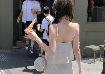 最新一波万篇长征-黑料不打烊首页tttzzz链接，我直接就被吸引住了，不过，搞得心里有点小期待呢。