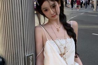 zztt45.ccm黑料不打烊app：偷偷占住了我的手机，我也没说啥啊！