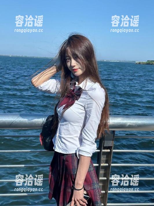 快来收藏这个神秘入口，zztt45.ccm黑料不打烊，瓜也能轻松享受！