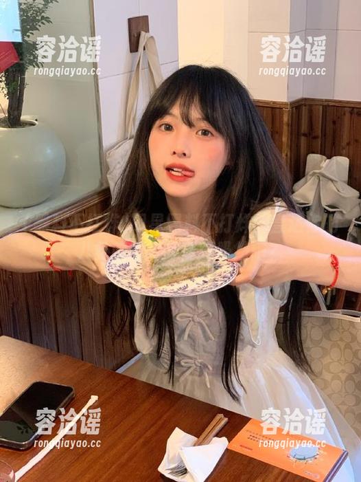 明星黑料不打烊：直达你的八卦嗅觉，准备好吸纳吧？