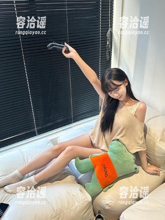 直达tttzzz黑料不打烊so，女主角和我一样是个八卦导航者