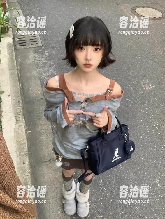 在黑料吃瓜入口傻乎乎发呆，观望反差黑料，真是五味杂陈！