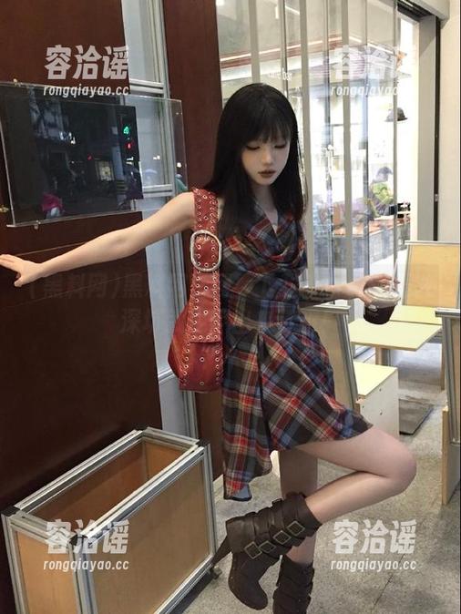 黑料网官网要下载？小心一爬进深坑就甩不出来了哦！